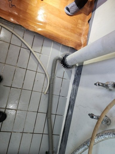 우수관 누수로 인한 방수 보수 및 우수관 재시공 - 광주광역시 배관 시공 사진 11