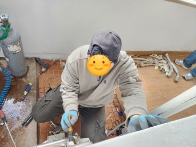 햇빛으로 인한 엑셀 파이프 부식 누수 배관 수리 - 광주광역시 배관 시공 사진 9