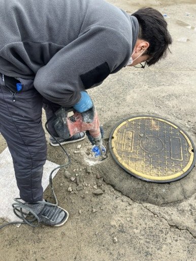 후진 차량으로 파손된 정화조 에어벤트 PVC 배관 수리 - 광주광역시 배관 시공 사진 7