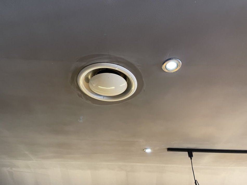 광주 화정동 상가 천장 누수 – 2층 온수배관 파손으로 인한 누수 해결 - 광주 서구 화정동 배관 시공 사진